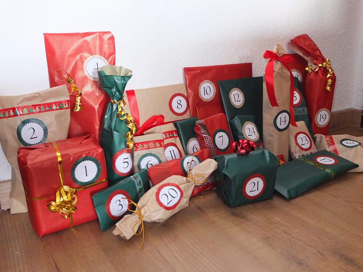 Cadeau chocolat Noël original et personnalisé box Kinder+Guimauves